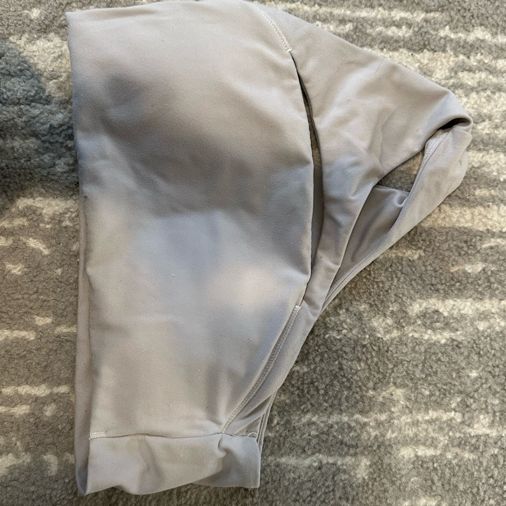 white alphalete sports Bra